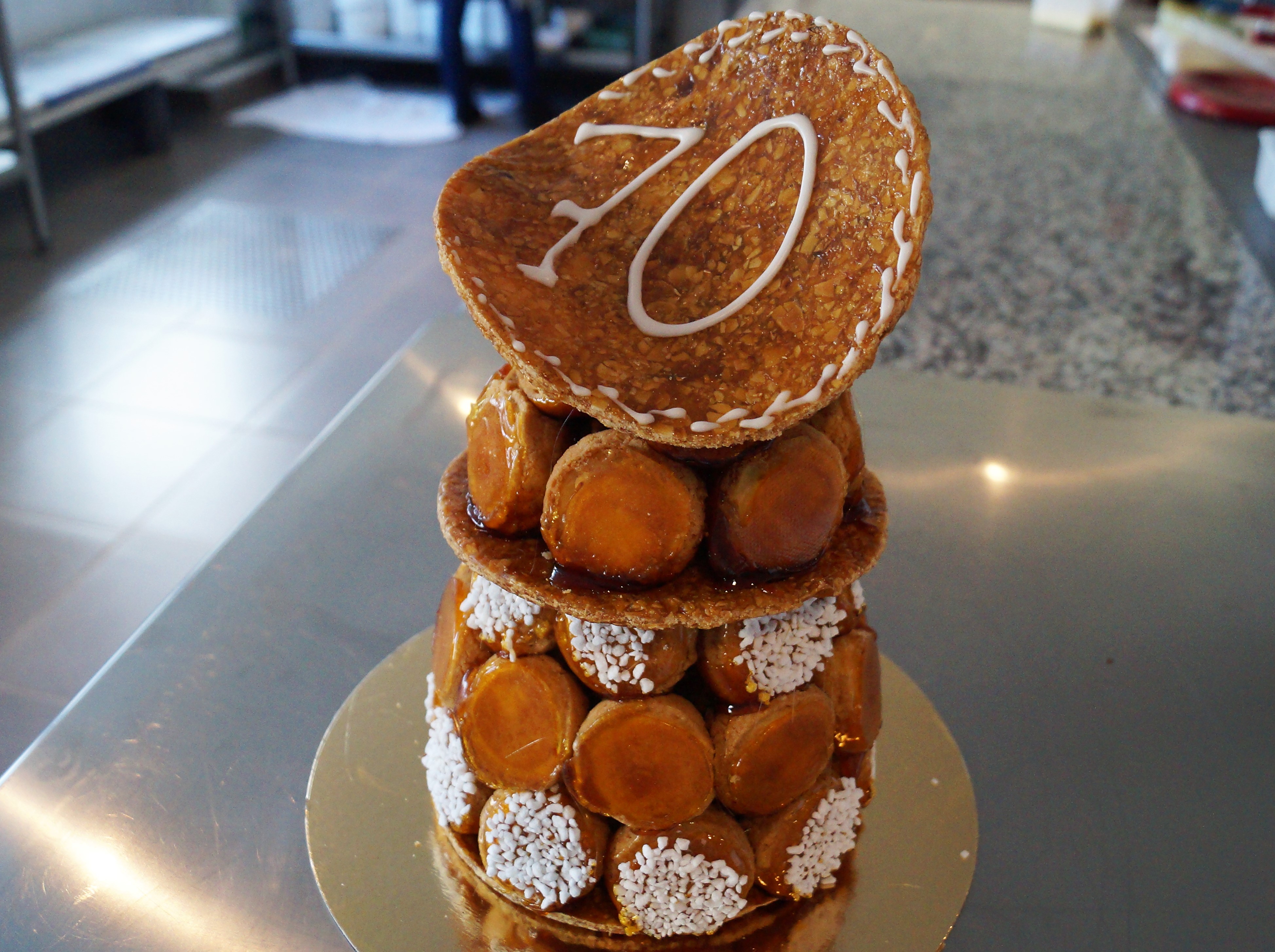 Pièce montée 70 ans