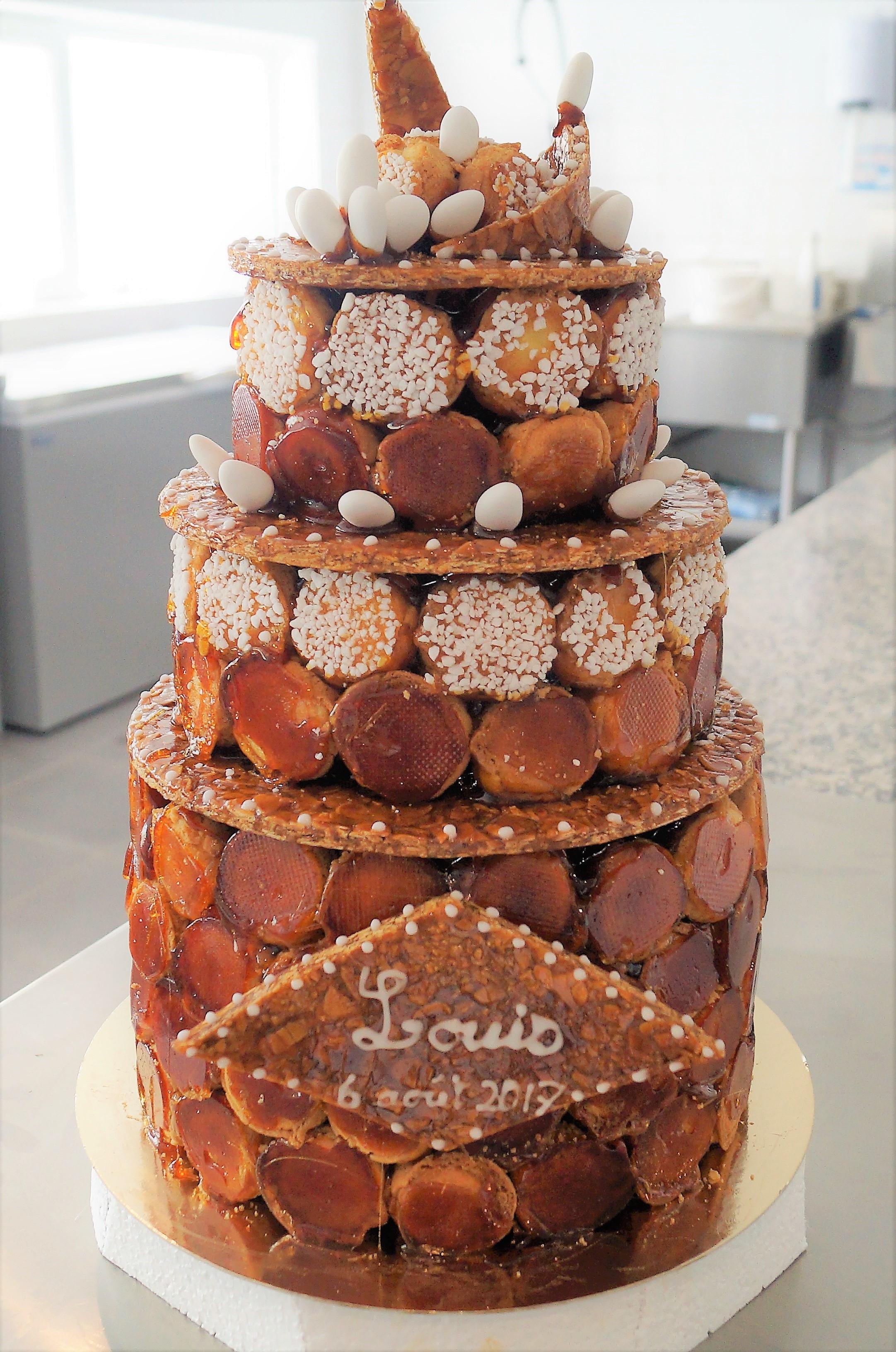 Pièce montée à étages