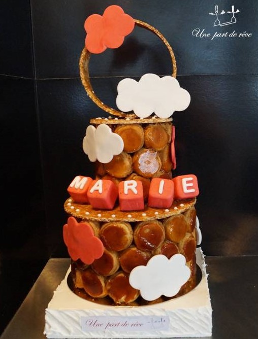 Pièce montée cubes et nuages