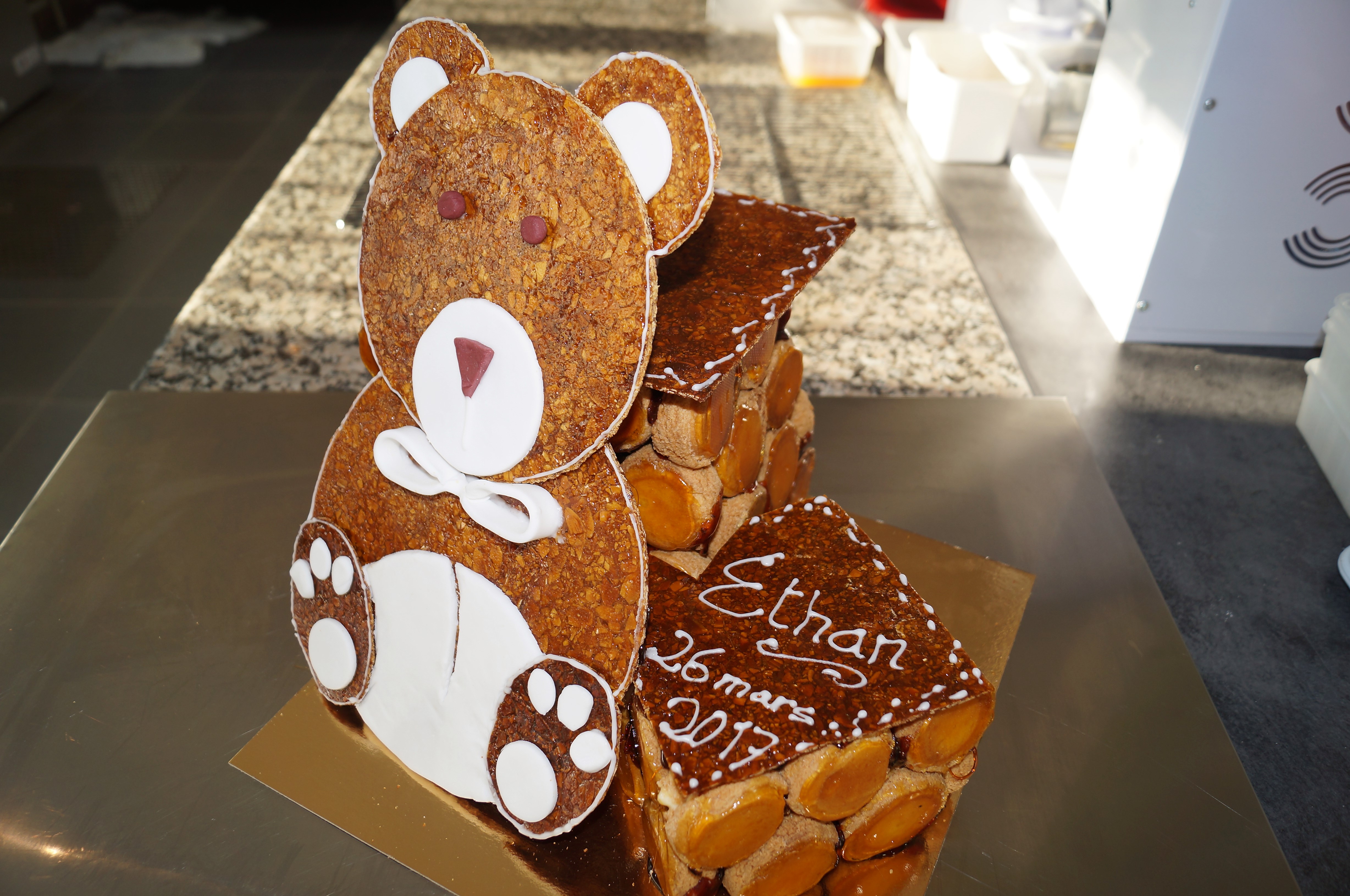 Pièce montée ourson et cubes