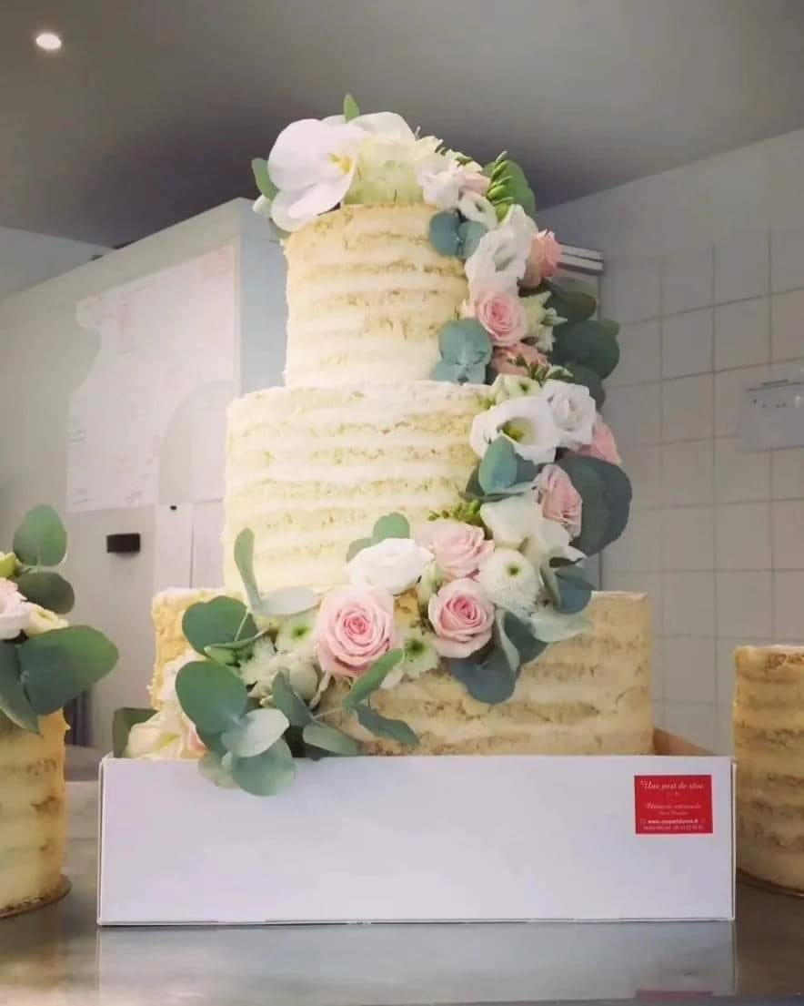 nude cake fleurs