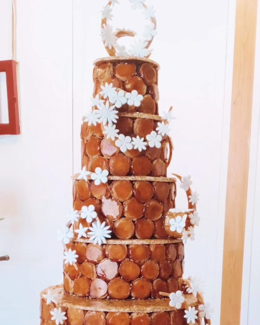 piece montée nougatine fleurs pate a sucre